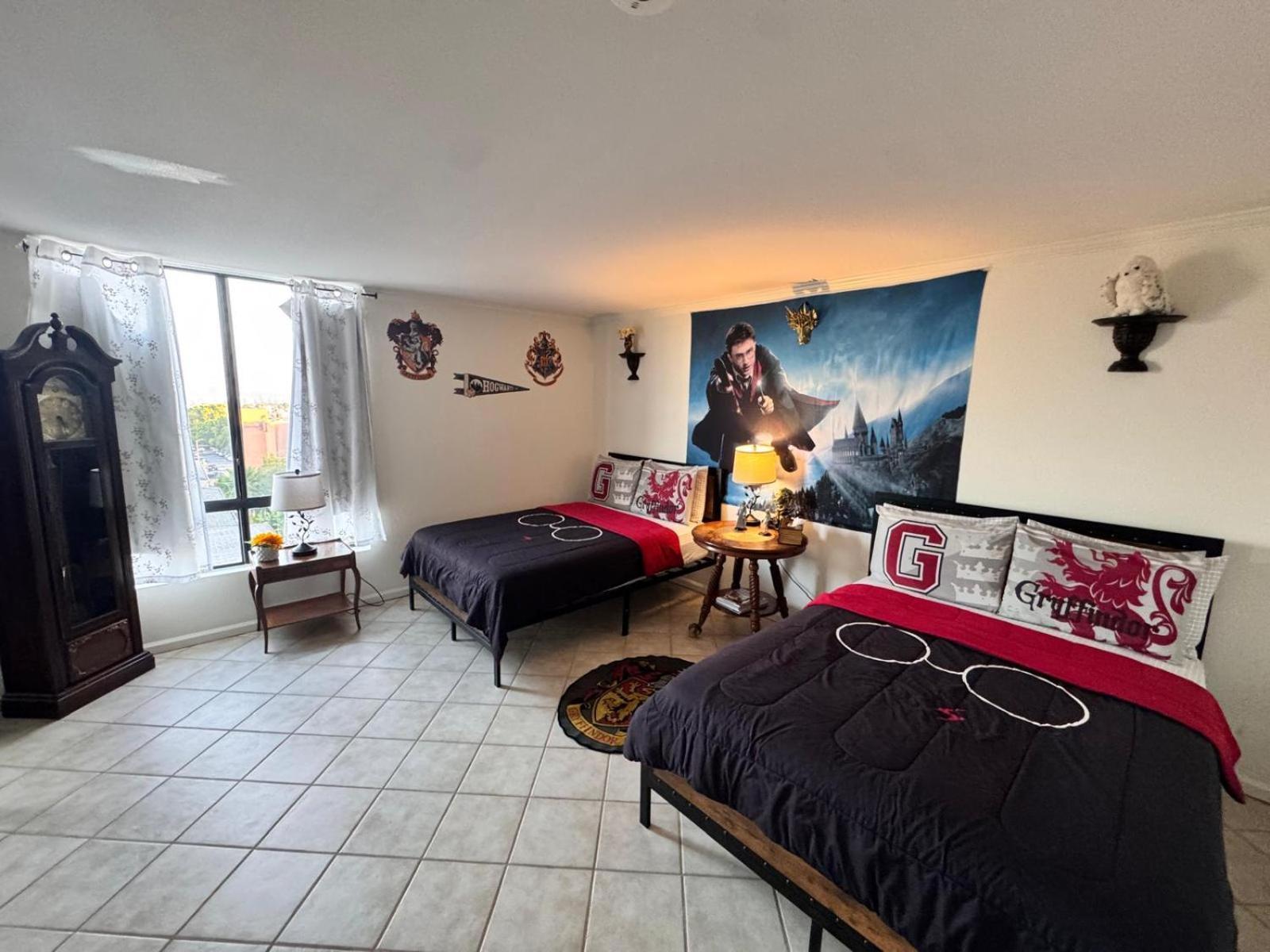 Mario, Harry Potter, & Not Themed Loft Universal 10min Loft Los Angeles