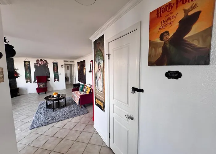 Mario, Harry Potter, Disney & Not Themed Loft Universal Studios 10Min Loft Apartment