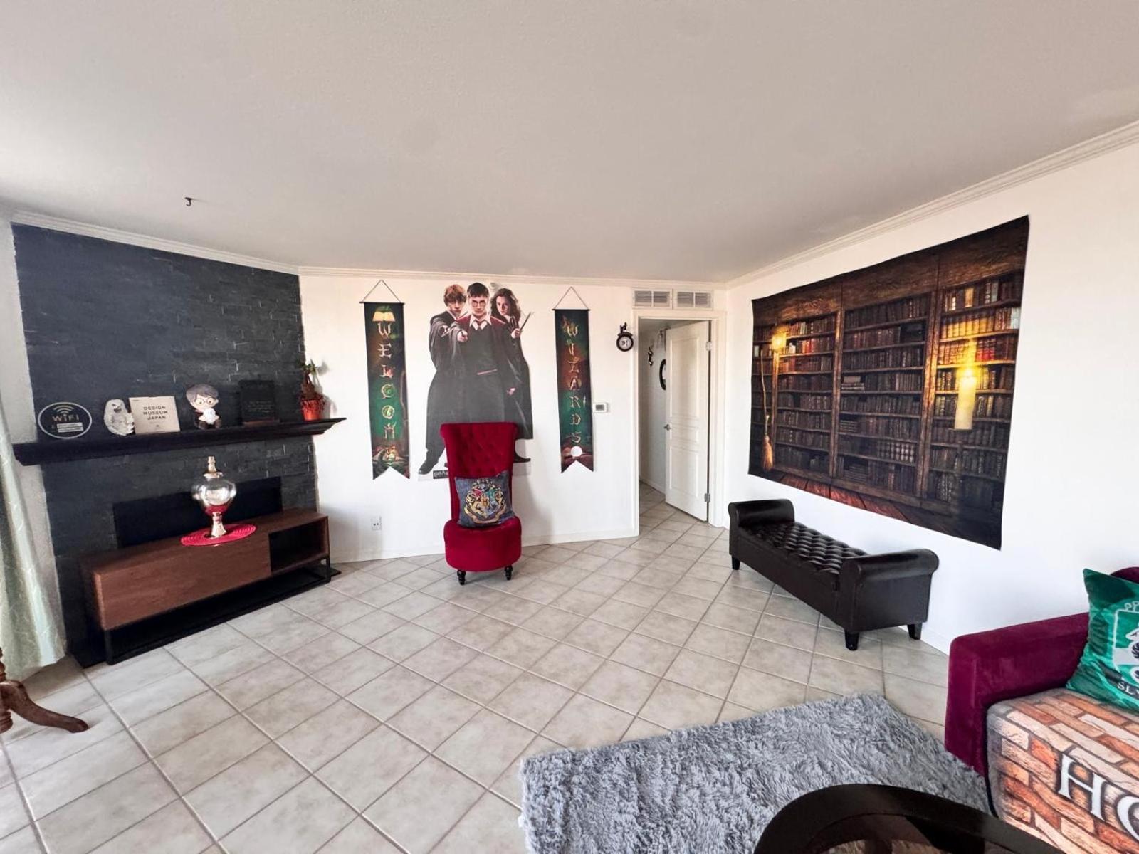 Mario, Harry Potter, & Not Themed Loft Universal 10min Loft *