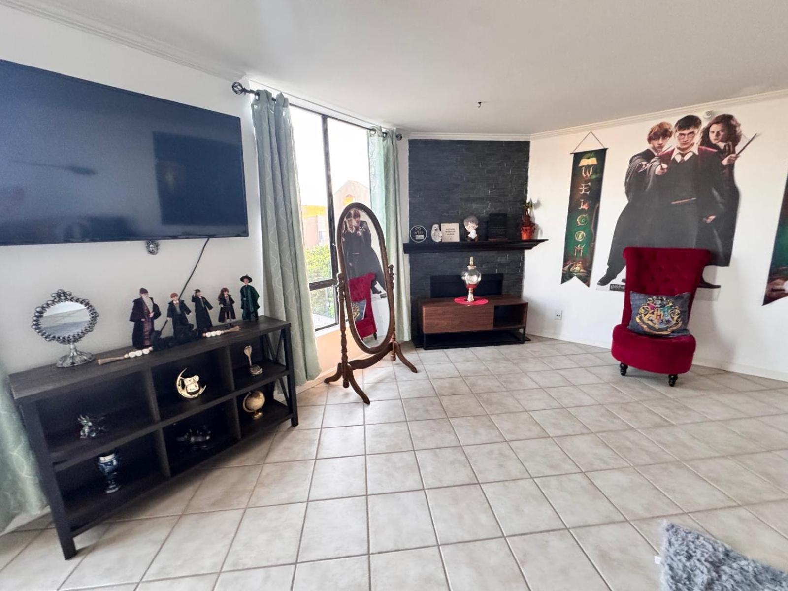 Mario, Harry Potter, & Not Themed Loft Universal 10min Loft Apartment