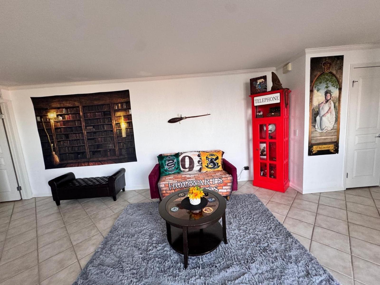Apartment Mario, Harry Potter, & Not Themed Loft Universal 10min Loft